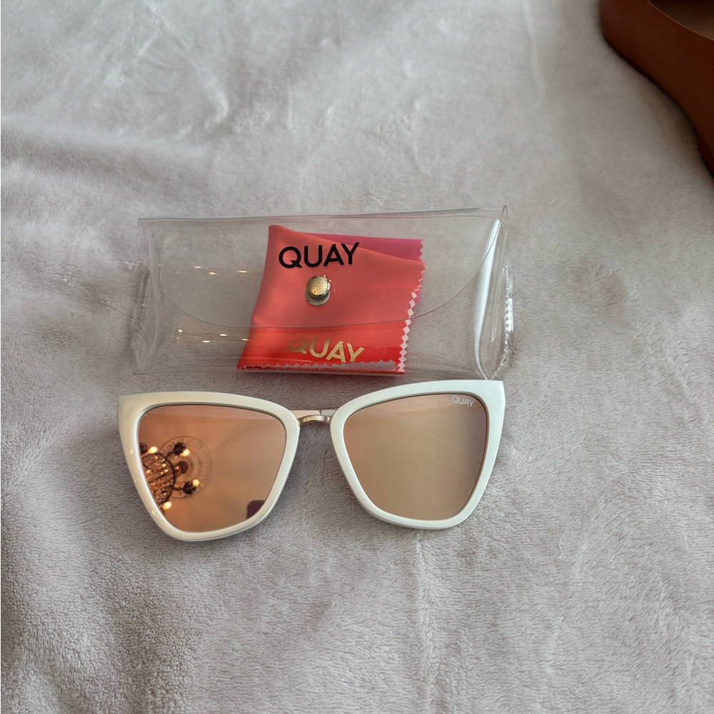 QUAY Reina White sunglasses